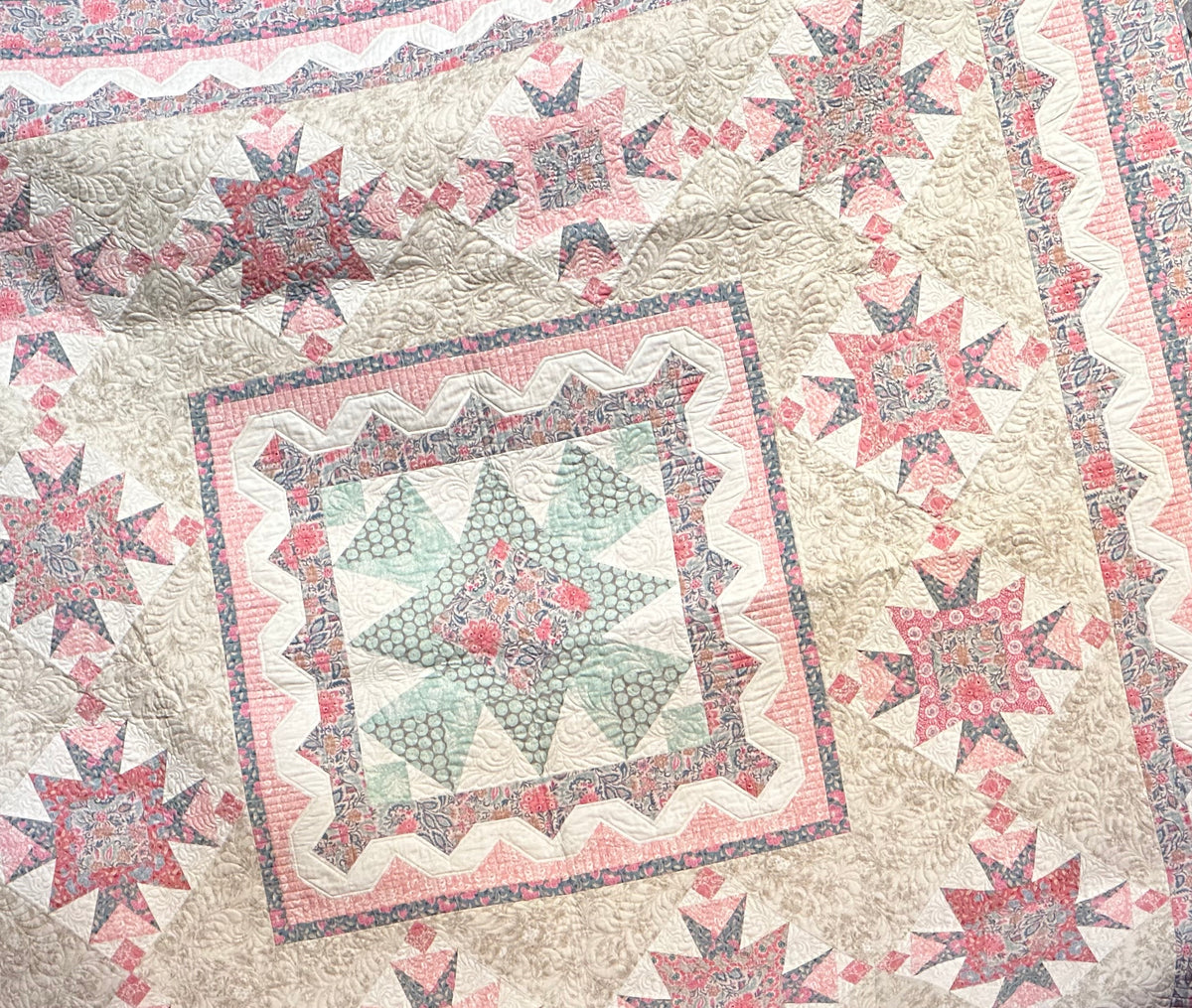 biby ODETTE” QUILT SERIESケープ未使用 biby ODETTE” QUILT SERIESケープ未使用