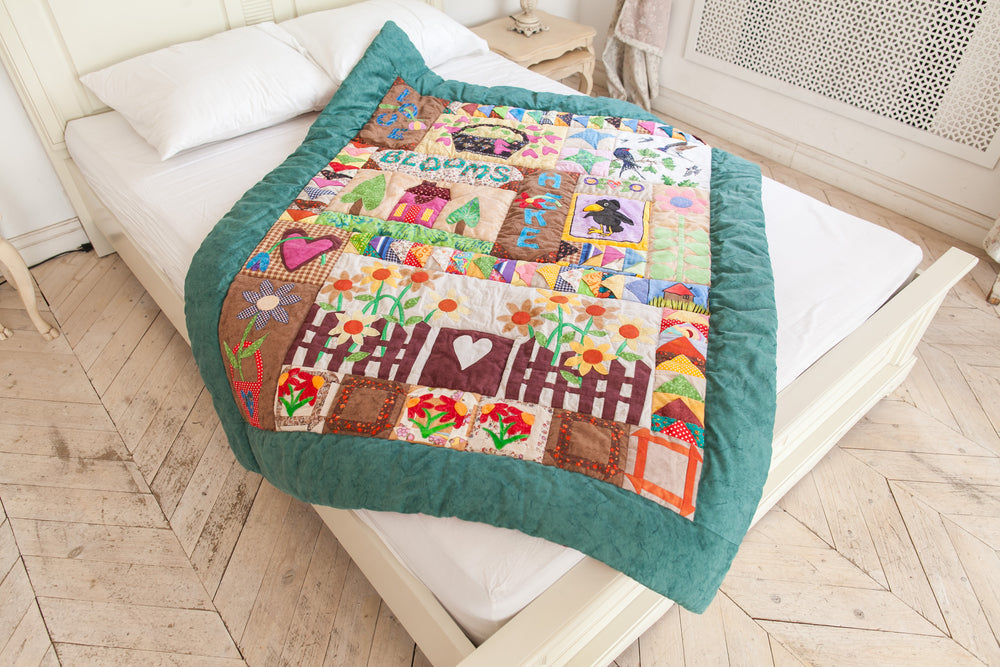 What Is the Difference Between a Quilt and a Bedspread?